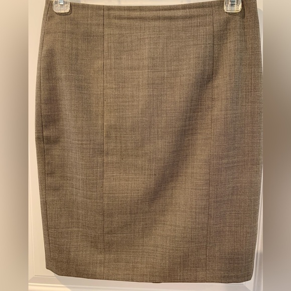 Ann Taylor Dresses & Skirts - Ann Taylor Grey Pencil Skirt with Back Flare Detail - size 8